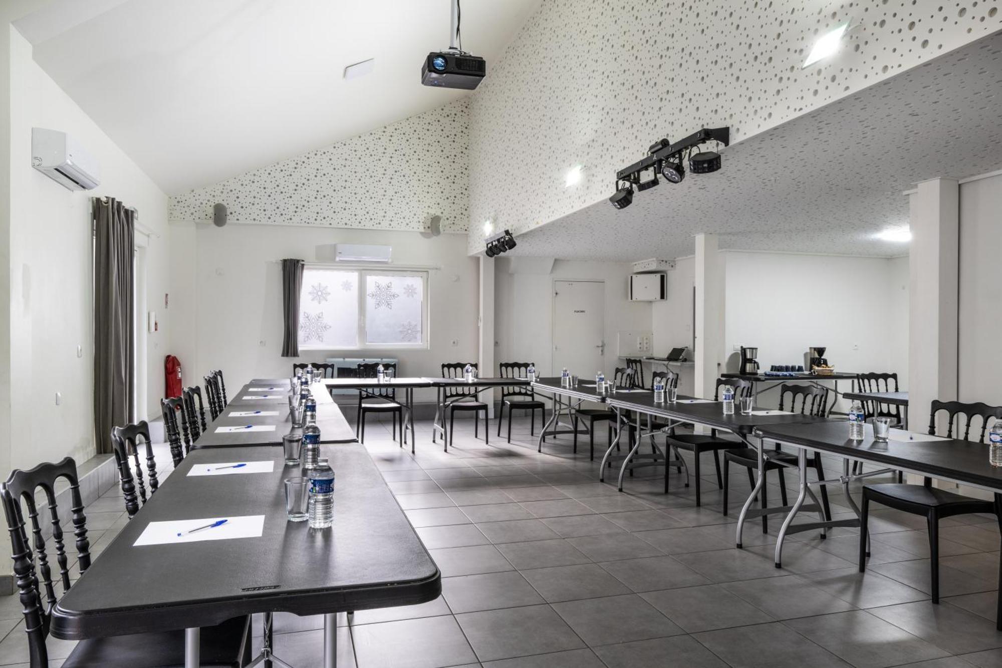 L'Epinette - Gite De Groupe Et Salle De Reception อัลวาร์ ภายนอก รูปภาพ